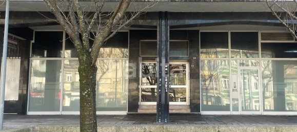 500m² Commercial property in Porto, Portugal No. 311597 2