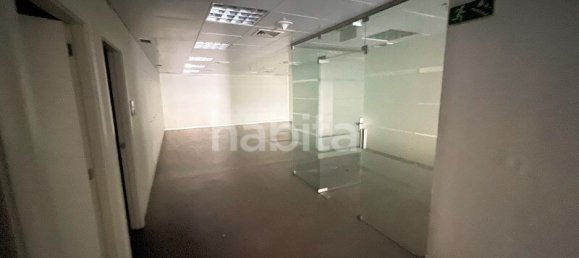 500m² Commercial property in Porto, Portugal No. 311597 5