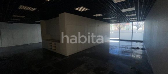 500m² Commercial property in Porto, Portugal No. 311597 14