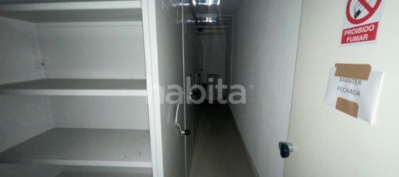 500m² Commercial property in Porto, Portugal No. 311597 17