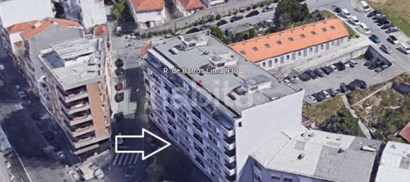 500m² Commercial property in Porto, Portugal No. 311597 19