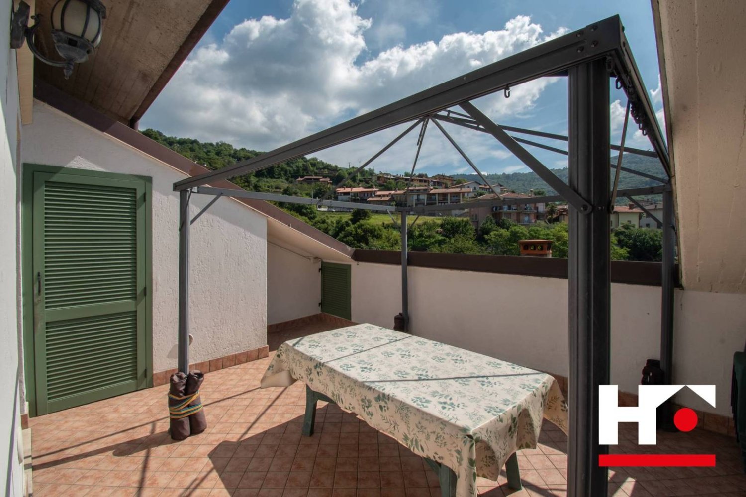 Квартира с 2 спальнями в Брионе, Италия № 318957