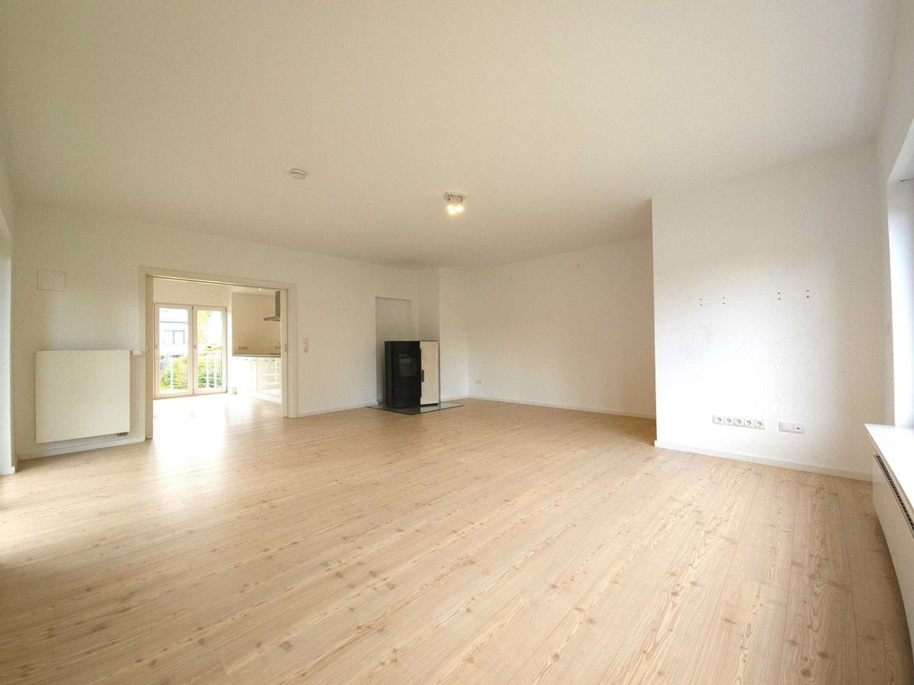 Casa de 6 dormitorios en Bonn, Germany No. 41141