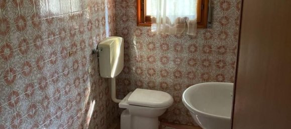 5 rooms Apartment in Lama Mocogno, Italy No. 68009 4