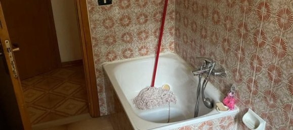 5 rooms Apartment in Lama Mocogno, Italy No. 68009 5