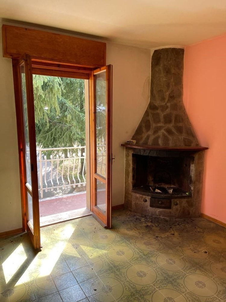 5 rooms Apartment in Lama Mocogno, Italy No. 68009