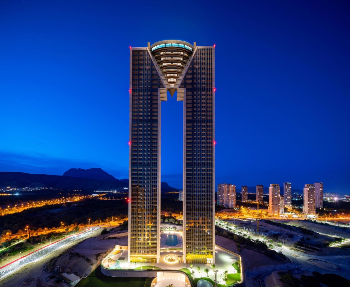 Apartamento de 2 dormitorios en Benidorm, Spain No. 88300