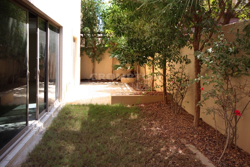 3 Schlafzimmer Villa in Al Raha Gardens, UAE, Nr. 67650