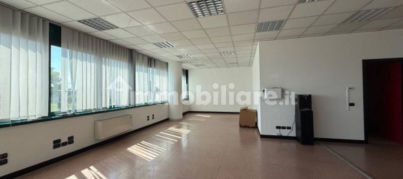 3 rooms Office in Reggio Emilia, Italy No. 365142 2