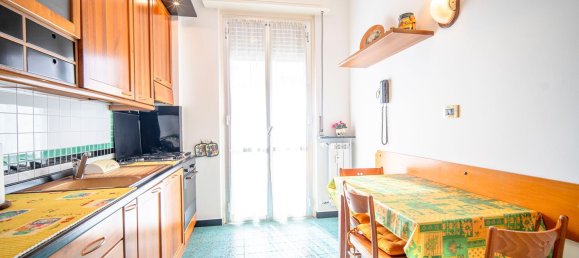 5 rooms Apartment in Genoa, Italy No. 299805 3
