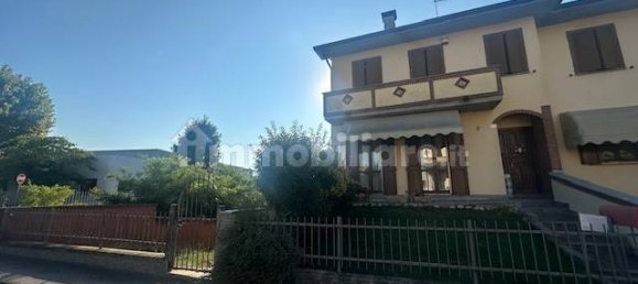 2 Schlafzimmer Villa in Miradolo Terme, Italy, Nr. 292669 2