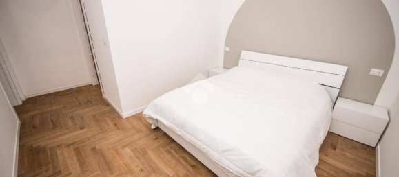 1 bedroom Apartment in Milan, Italy No. 247753 9