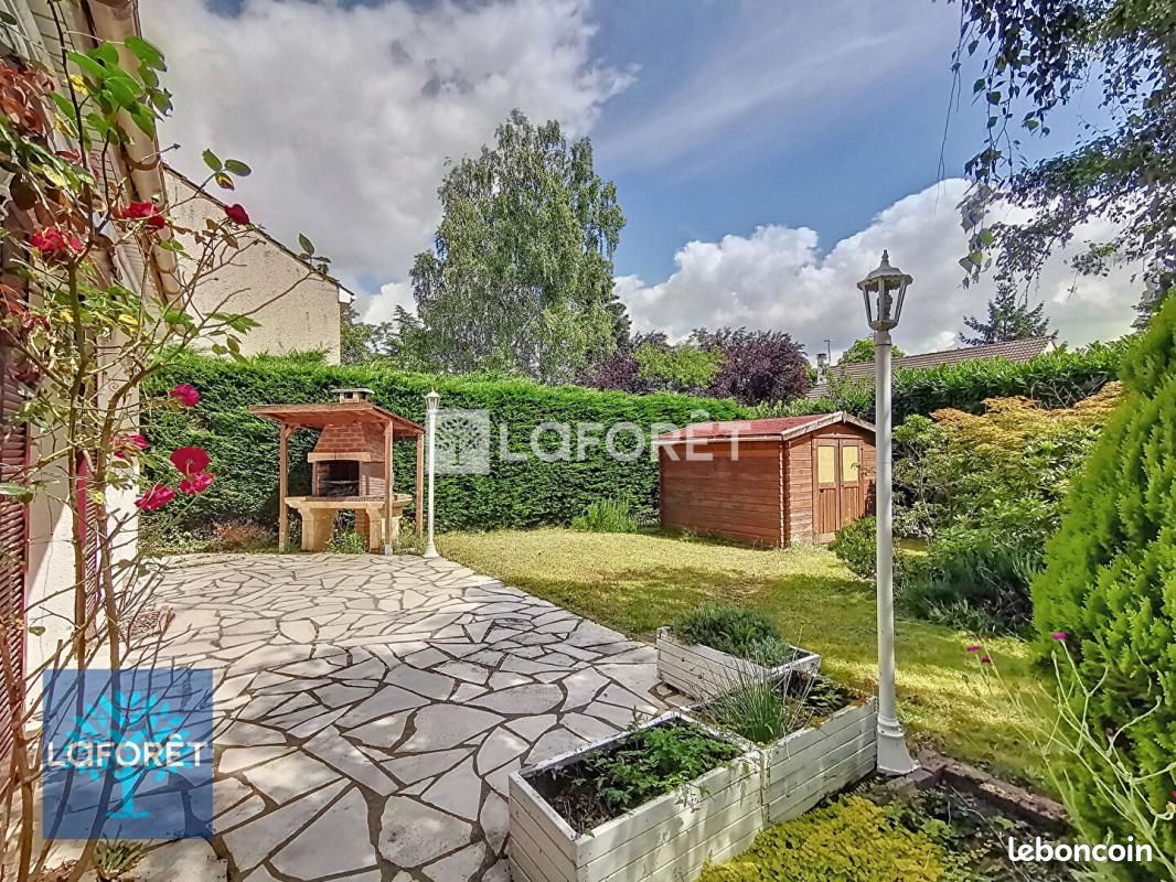 3 bedrooms House in Mennecy, France No. 177011