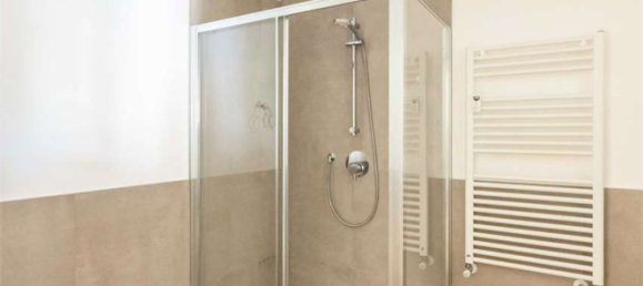 2-salle Appartement à Bergamo, Italy No. 266988 30