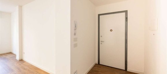 2-salle Appartement à Bergamo, Italy No. 266988 6