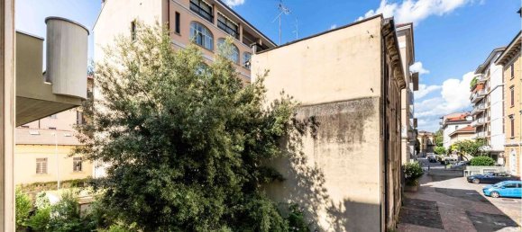 2-salle Appartement à Bergamo, Italy No. 266988 35