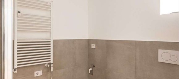 2-salle Appartement à Bergamo, Italy No. 266988 25