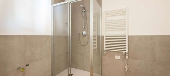 2-salle Appartement à Bergamo, Italy No. 266988 39