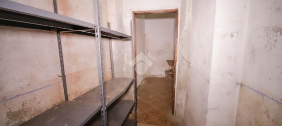 Дом с 5 комнатами в Монтанаро, Италия № 158439 15