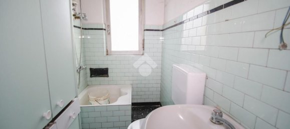 Дом с 5 комнатами в Монтанаро, Италия № 158439 33