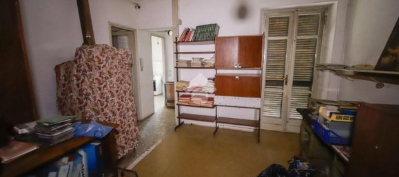 Дом с 5 комнатами в Монтанаро, Италия № 158439 22