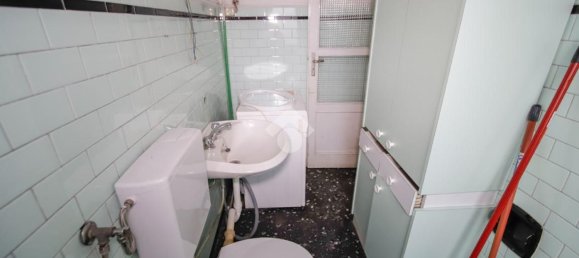 Дом с 5 комнатами в Монтанаро, Италия № 158439 34