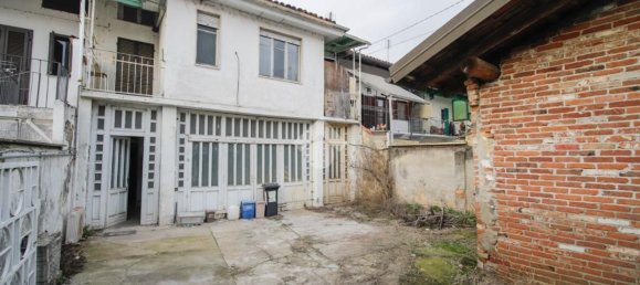 Дом с 5 комнатами в Монтанаро, Италия № 158439 32