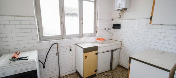 Дом с 5 комнатами в Монтанаро, Италия № 158439 19