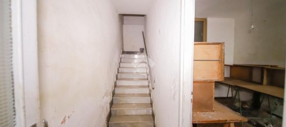 Дом с 5 комнатами в Монтанаро, Италия № 158439 16