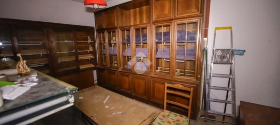 Дом с 5 комнатами в Монтанаро, Италия № 158439 31