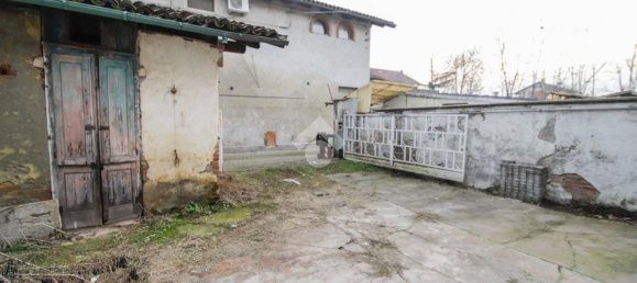 Дом с 5 комнатами в Монтанаро, Италия № 158439 2