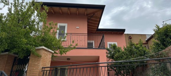 4 bedrooms House in Poggio Imperiale, Italy No. 358090 2