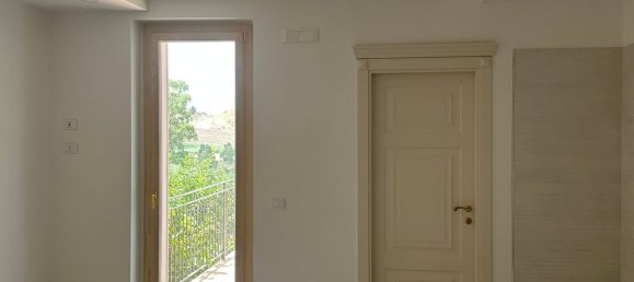 4 bedrooms House in Poggio Imperiale, Italy No. 358090 4