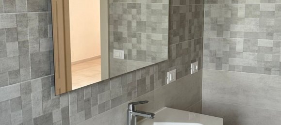 4 bedrooms House in Poggio Imperiale, Italy No. 358090 6