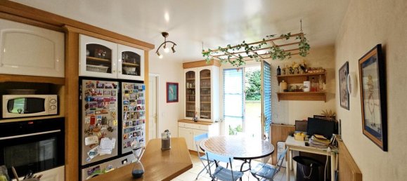 5 bedrooms Villa in Chambourcy, France No. 182842 10