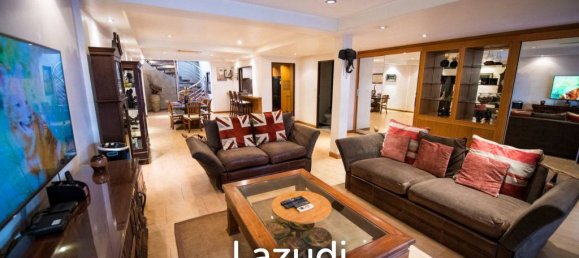 4 bedrooms Bungalow in Bangkok, Thailand No. 17342 2