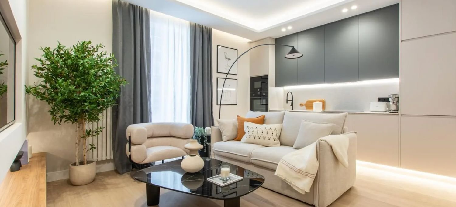 Apartamento de 2 dormitorios en Madrid, Spain No. 213869