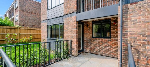 1 bedroom Apartment in Epsom, United Kingdom No. 9729 12