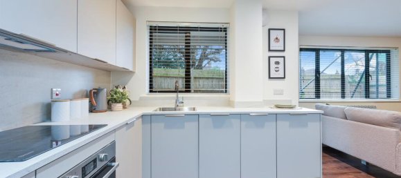 1 bedroom Apartment in Epsom, United Kingdom No. 9729 19