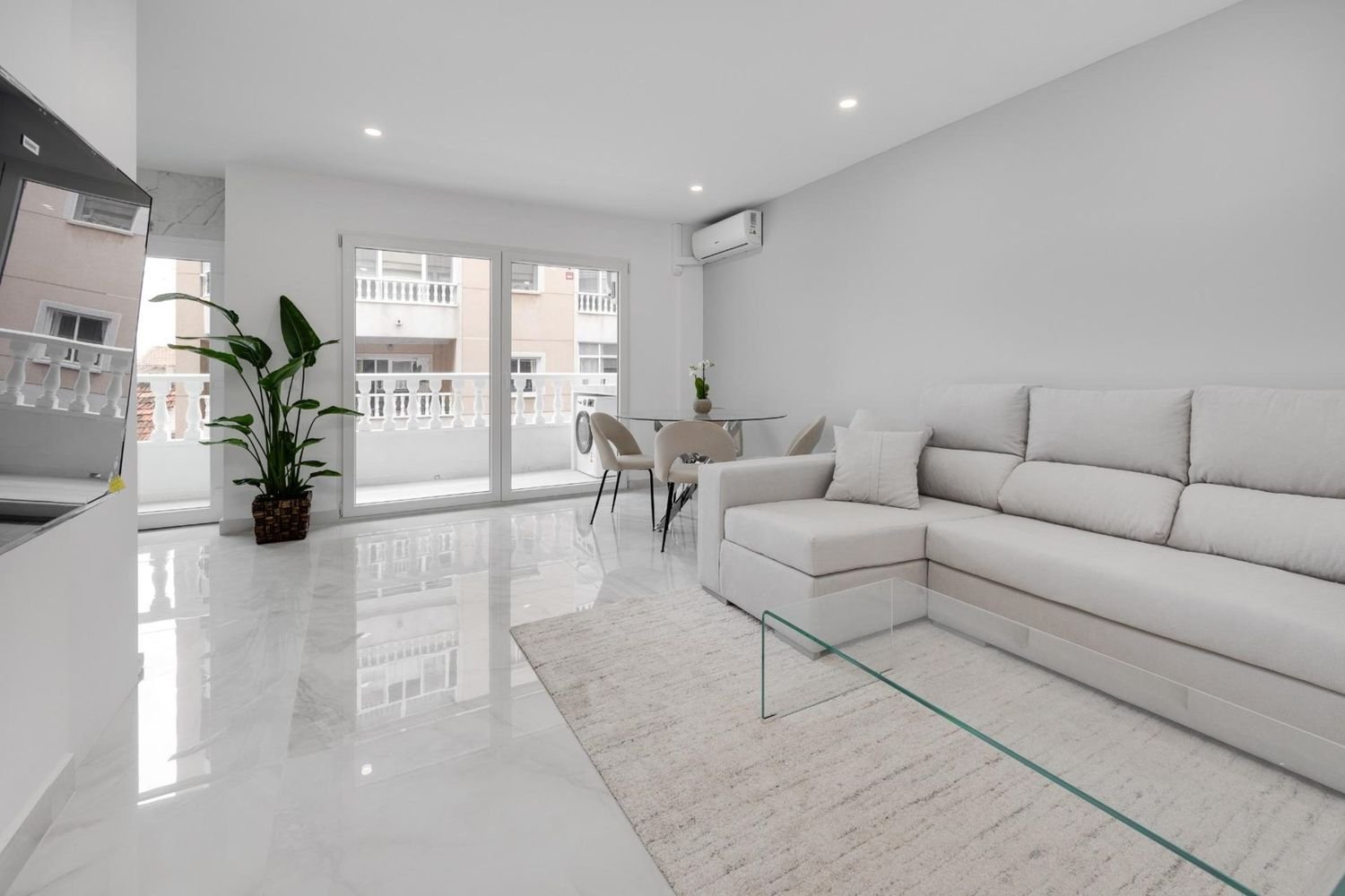 Квартира с 3 спальнями в Торревьеха, Испания № 137237