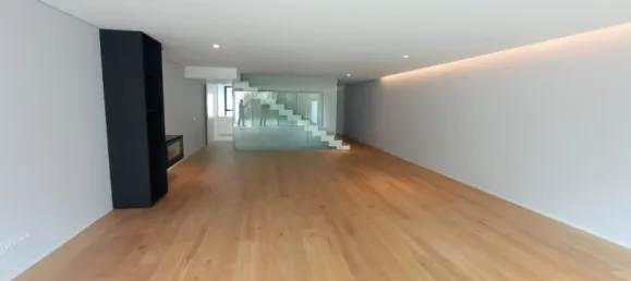 5 bedrooms House in Porto, Portugal No. 15298 2