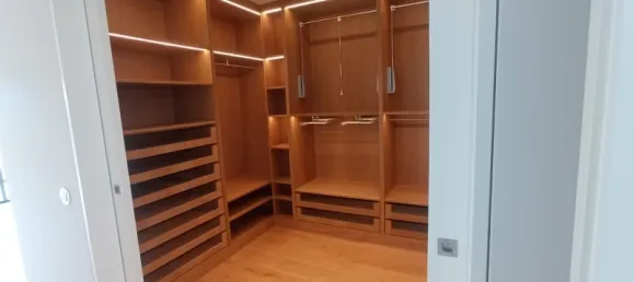 5 bedrooms House in Porto, Portugal No. 15298 15