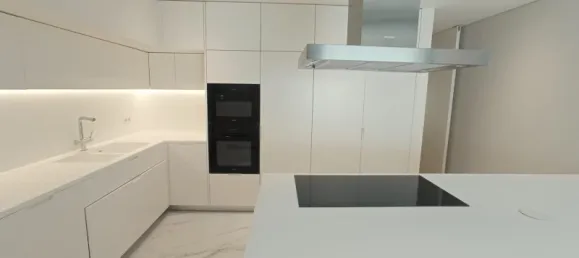 5 bedrooms House in Porto, Portugal No. 15298 7