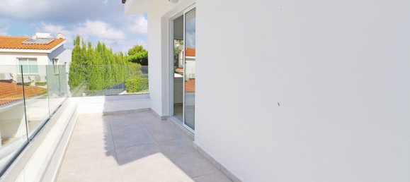 3 bedrooms Villa in Coral Bay, Cyprus No. 22574 17