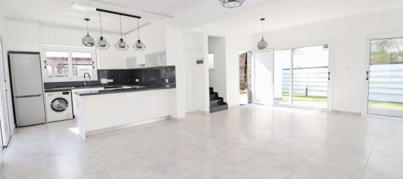 3 bedrooms Villa in Coral Bay, Cyprus No. 22574 9