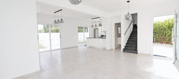 3 bedrooms Villa in Coral Bay, Cyprus No. 22574 2