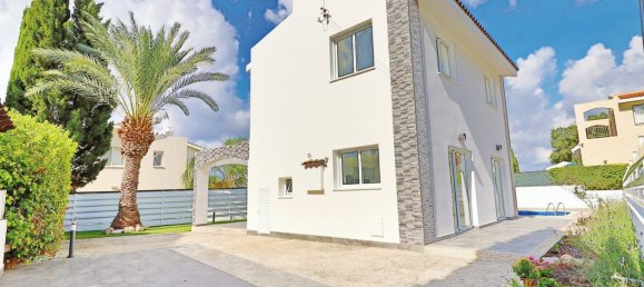 3 bedrooms Villa in Coral Bay, Cyprus No. 22574 8