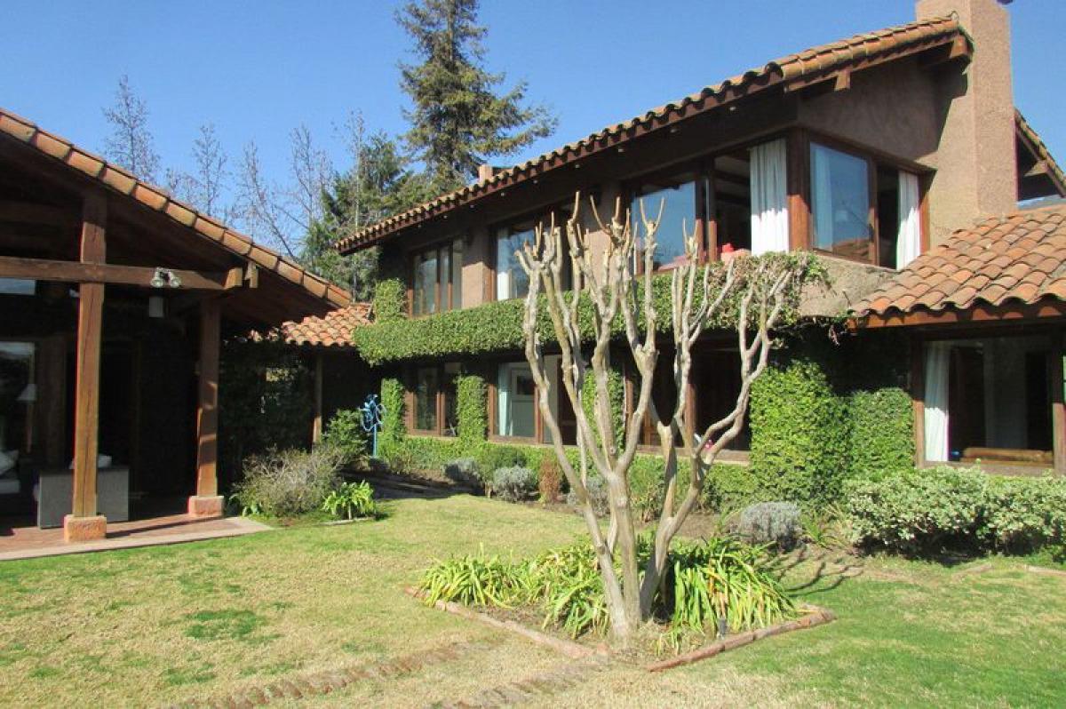 5 bedrooms House in Santiago, Chile No. 1490