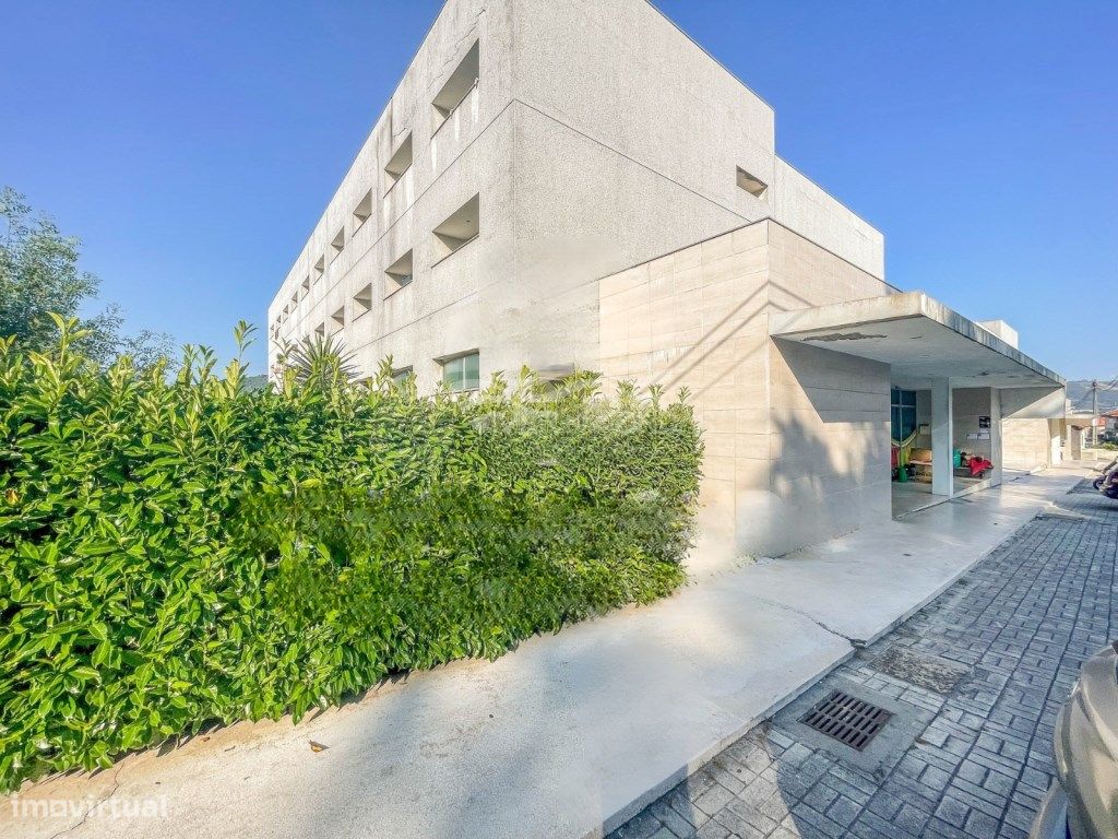 256m² Commercial property in Vizela, Portugal No. 30761