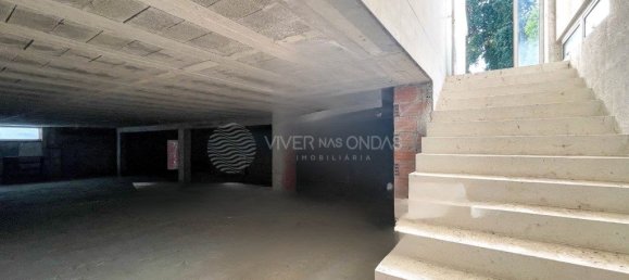 256m² Commercial property in Vizela, Portugal No. 30761 12